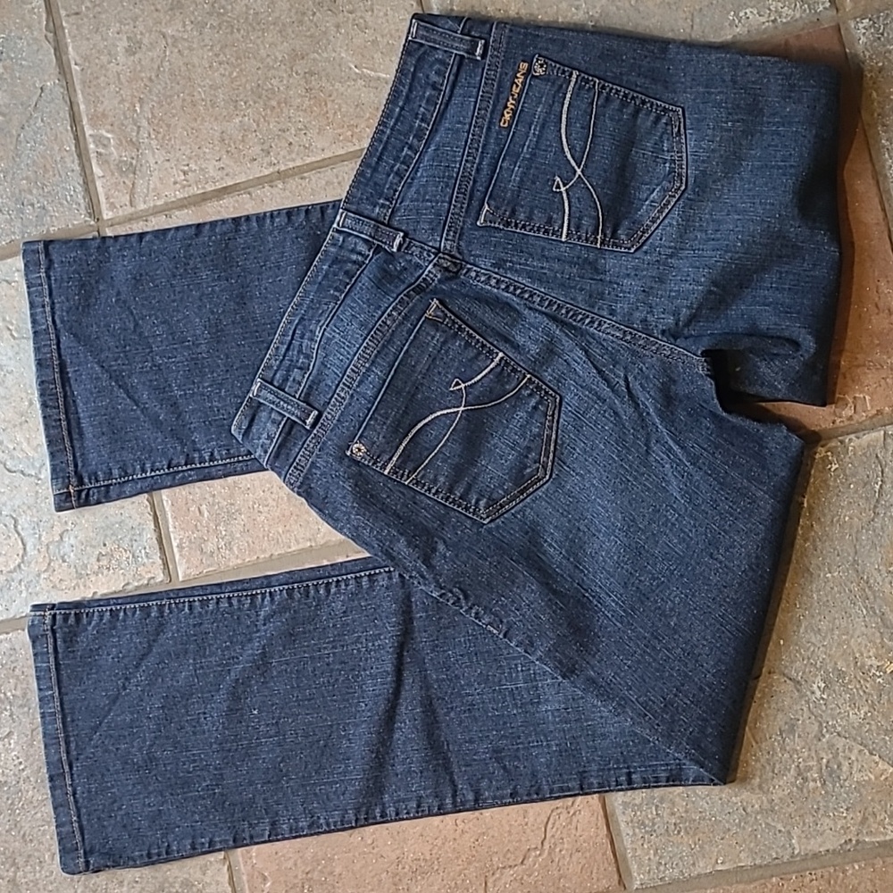 DKNY SOHO Womens 8 Short denim blue jeans embroidered pockets